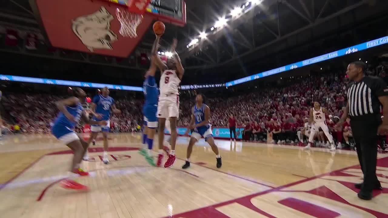 Chandler Lawson left all alone under basket, scores easy layup - ESPN Video