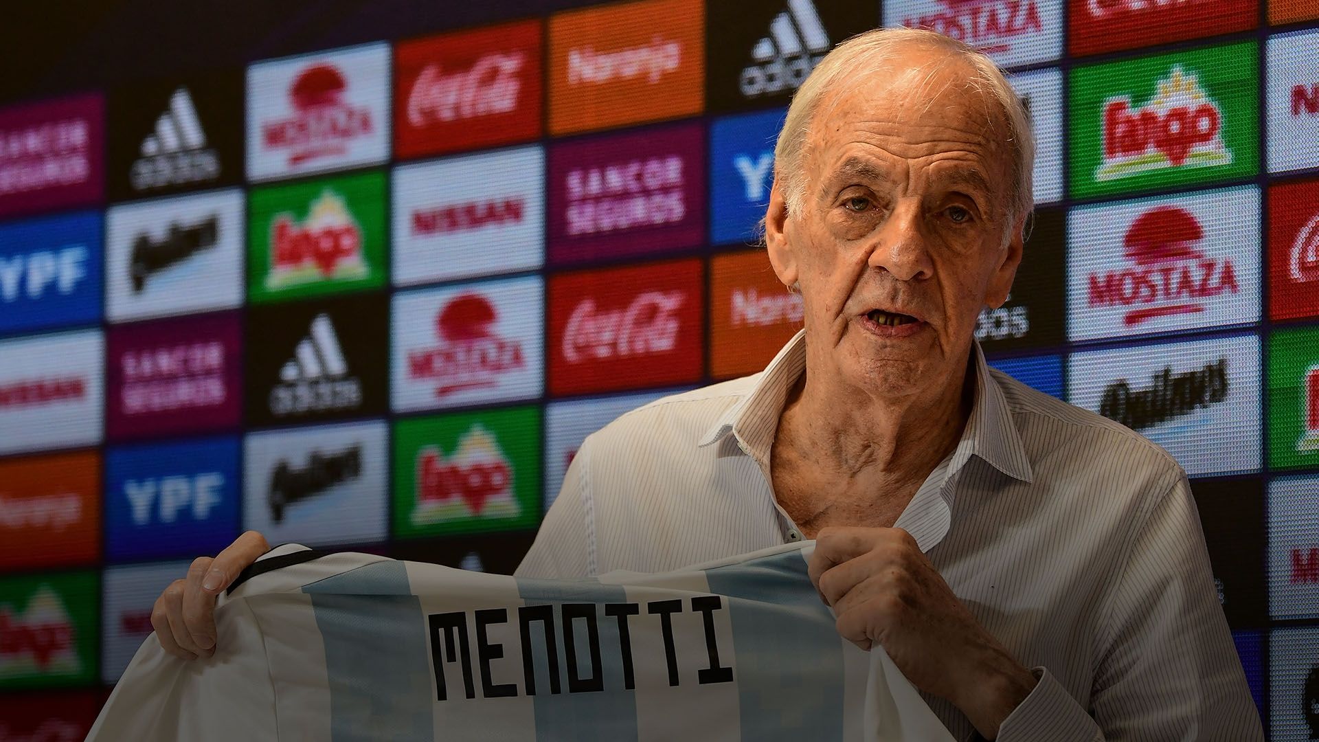 Gab Juls Pay Tribute To World Cup Winning Argentina Coach Menotti gab-juls-pay-tribute-to-world-cup-winning-argentina-coach-menotti