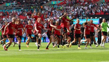 Manchester United celebrate women's FA Cup final victory