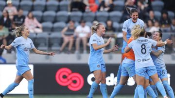 Paige Nielsen wins it for Houston Dash with last kick of the game