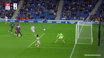 André Silva slots in the goal for Real Sociedad
