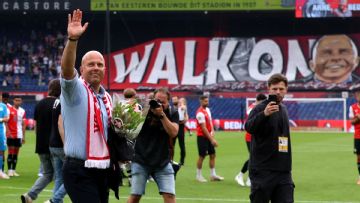 Feyenoord pay tribute to Slot with 'walk on' banner ahead of Liverpool move