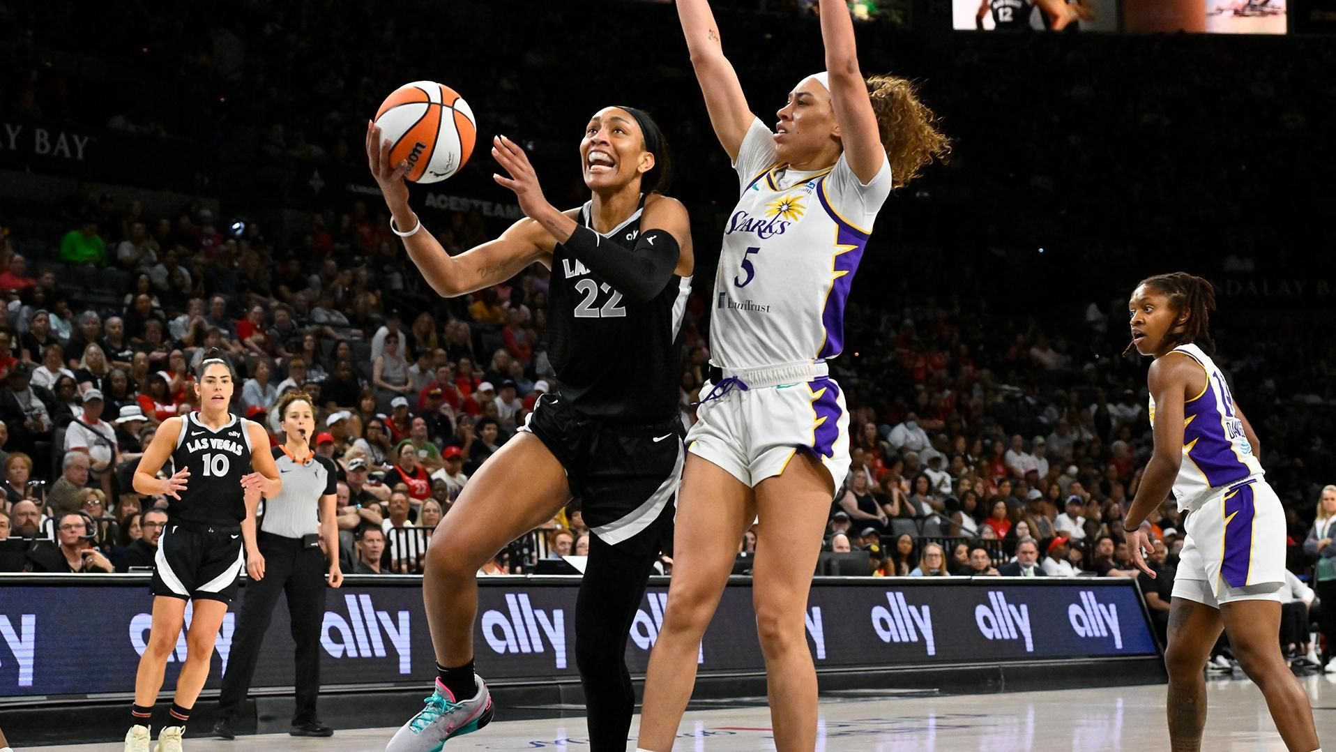 A'ja Wilson makes a great defensive play for a block and a bucket ...