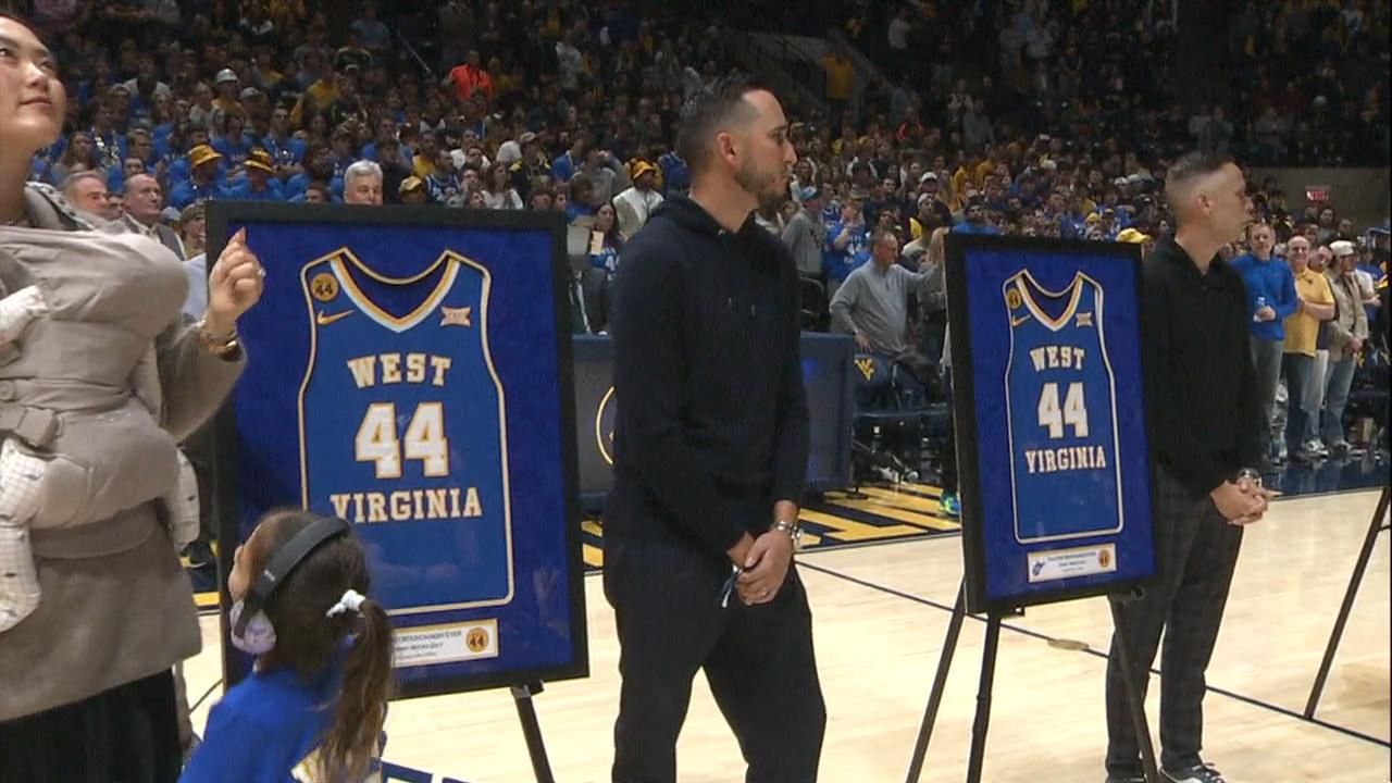 Jerry West honored during halftime of Iowa State-West Virginia - ESPN Video