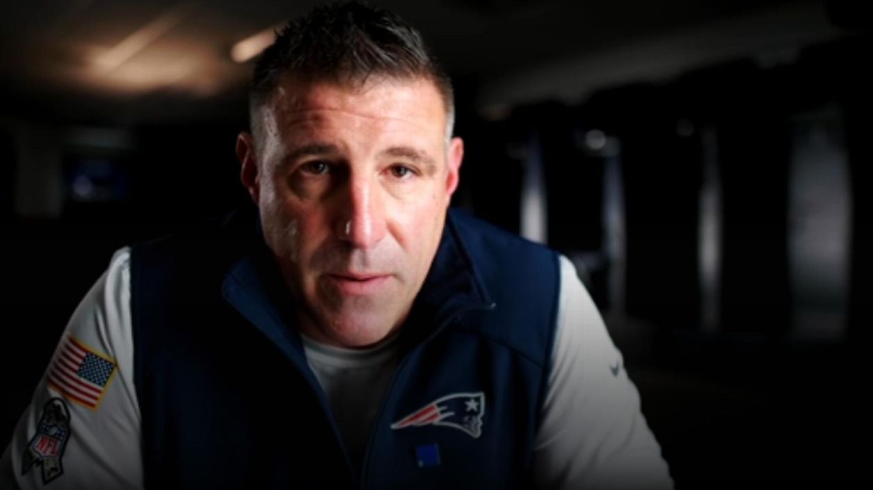 New England Patriots LED Neon Light Up Team Logo Sign FOCO, image size:1256x706