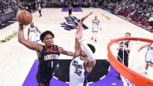 DeMar DeRozan reaches 26,000 career points in Kings' victory over Rockets