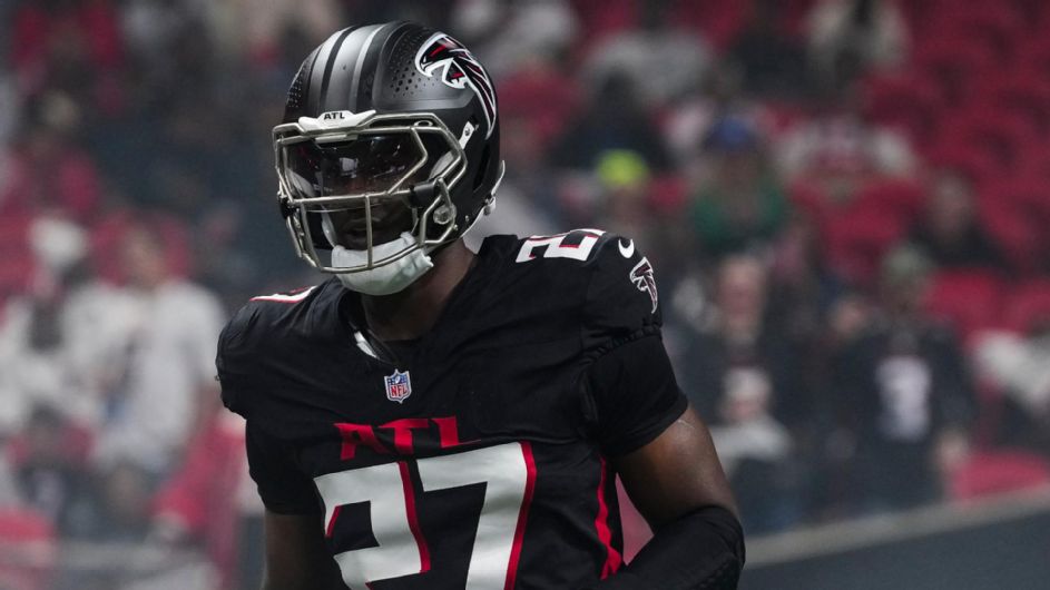 NFL Star Pearce Embroiled in Alleged Crash with WNBA Player