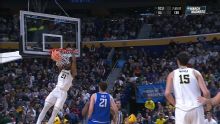 Mara se la da a Morez Johnson para el alley-oop