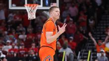Illinois clamps down on Houston for a 65-55 March Madness win to reach Elite Eight