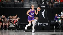 Jovana Nogic castiga desde afuera y Phoenix se despega.