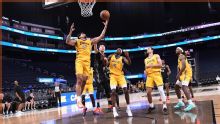 Lakers vencen a los Spurs y terminan con un balance de 2-1 en el California Classic