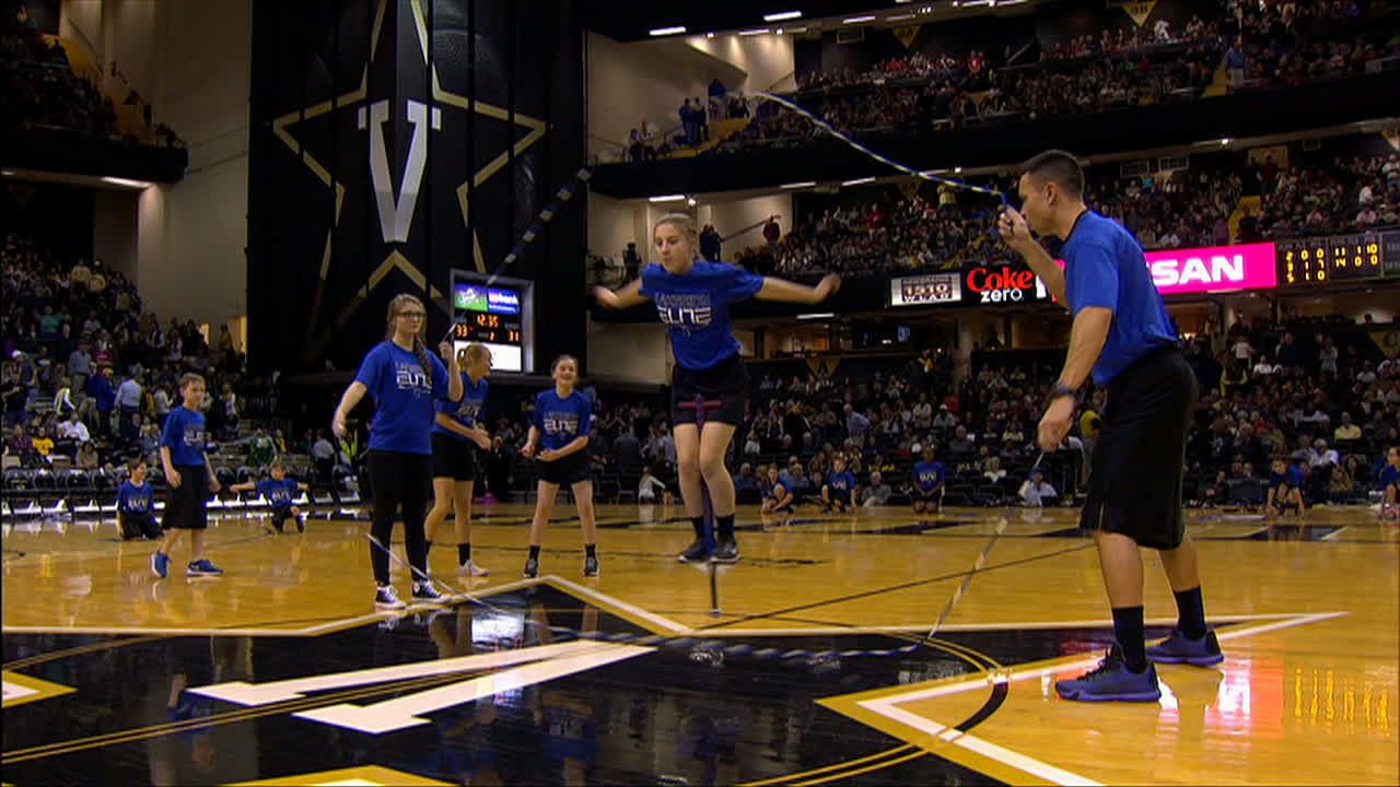 Competitive Jump-Rope Team Steals the Half-time Show. - ESPN Video