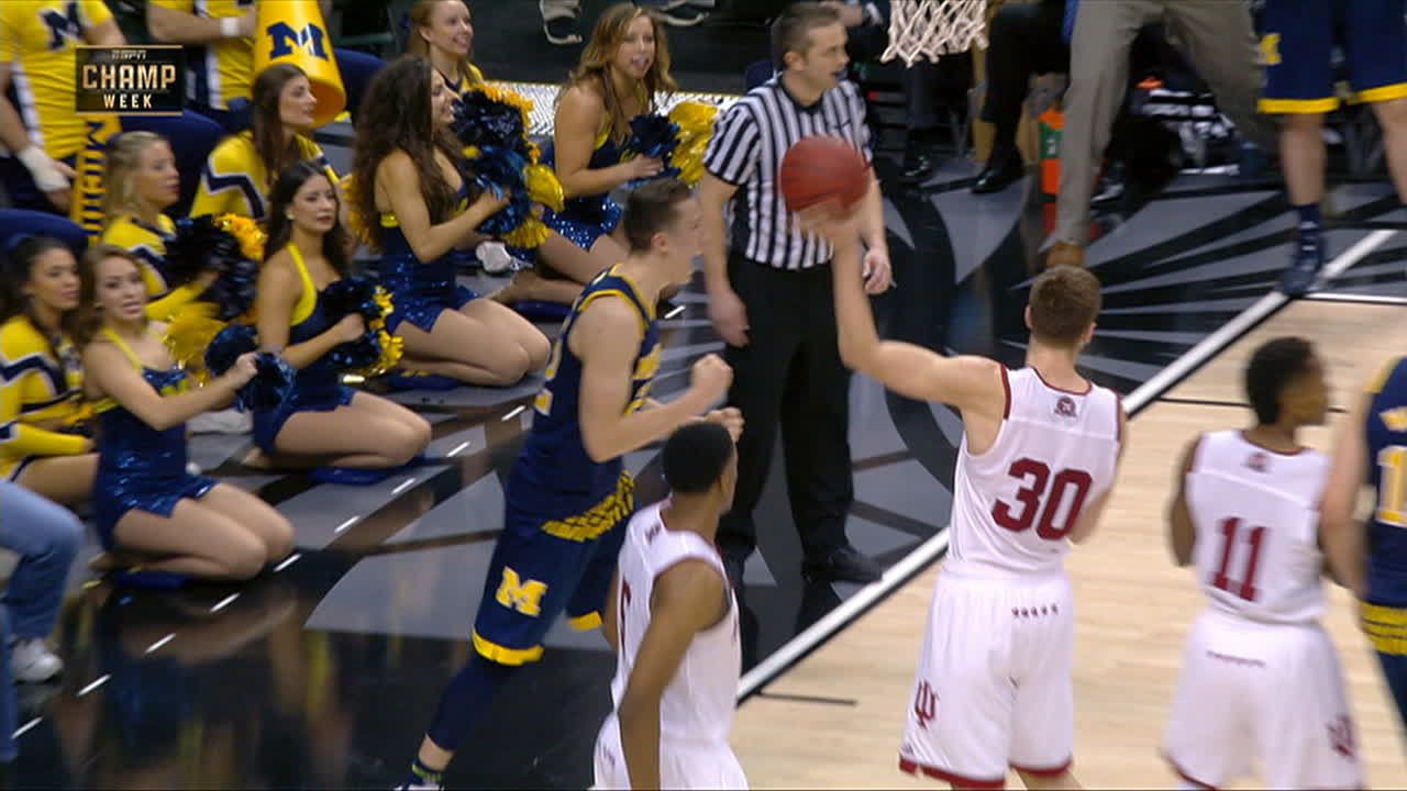 D. Robinson made Layup. Three point play opportunity. - ESPN Video