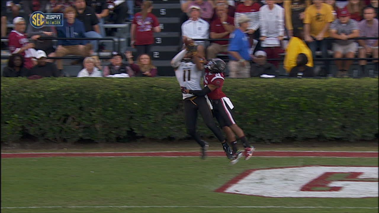 Kendall Blanton makes leaping grab to even score for Mizzou