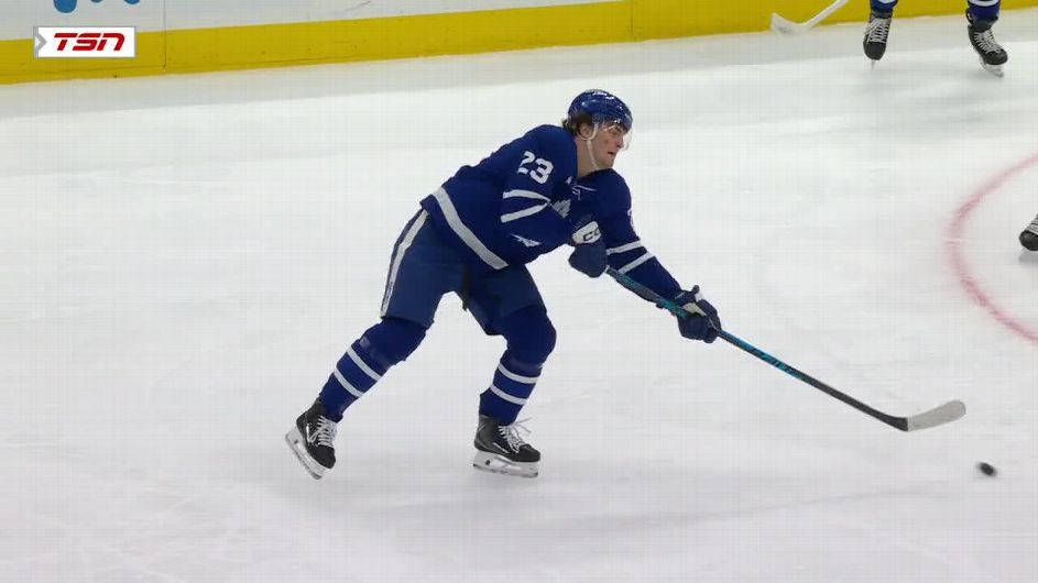Matthews still noncommittal on future with Leafs