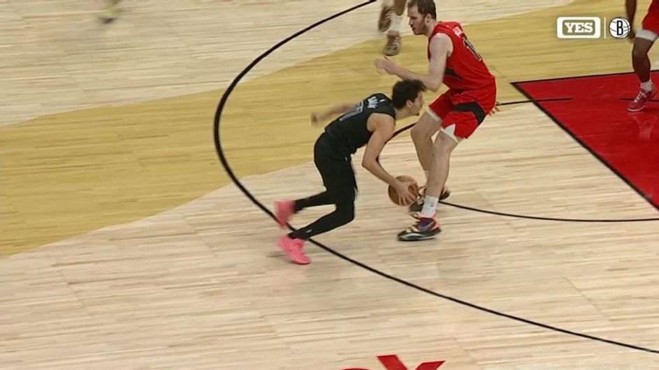 🥶 'Drake's seats froze': Raptors lean into buzz
