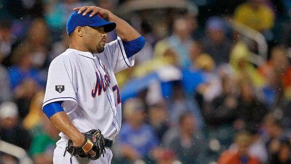 Johan Santana Leads Mets Over Dodgers - The New York Times