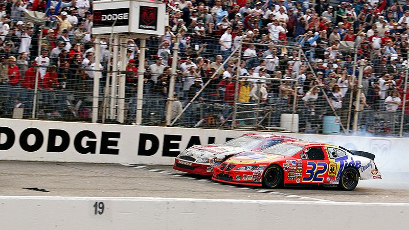 Nascar - Door-to-door - Darlington 2003 Finish Still Epic