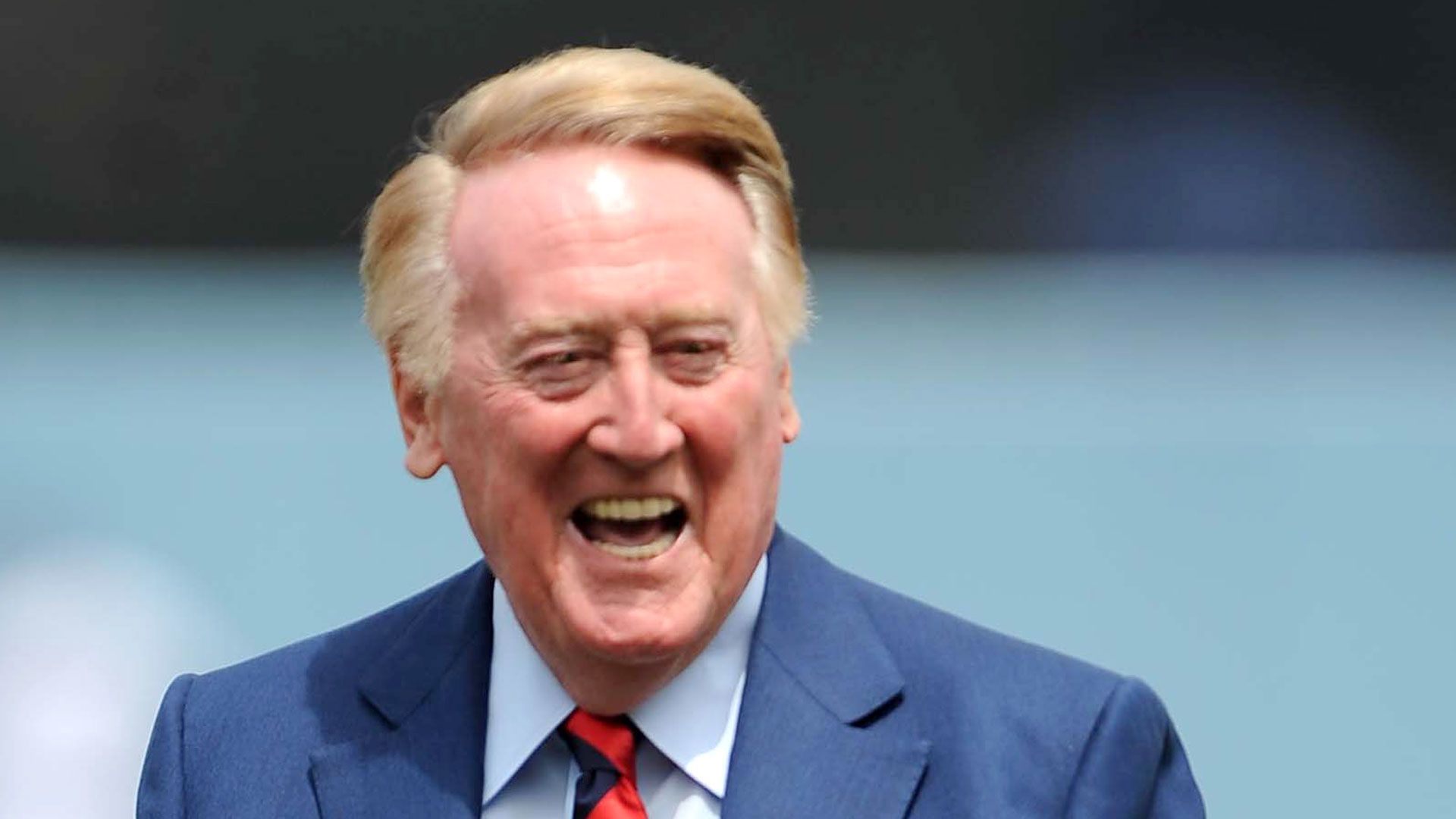 Dodgers broadcaster Vin Scully calls final game of 67-year career - ESPN
