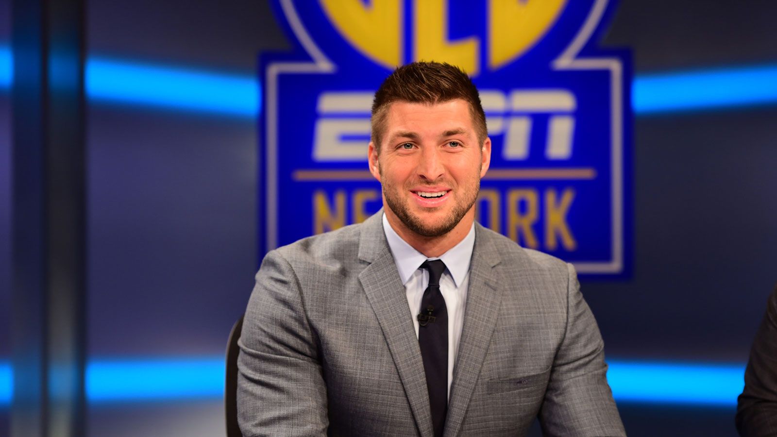 ESPN signs Tim Tebow to multiyear deal to continue with SEC