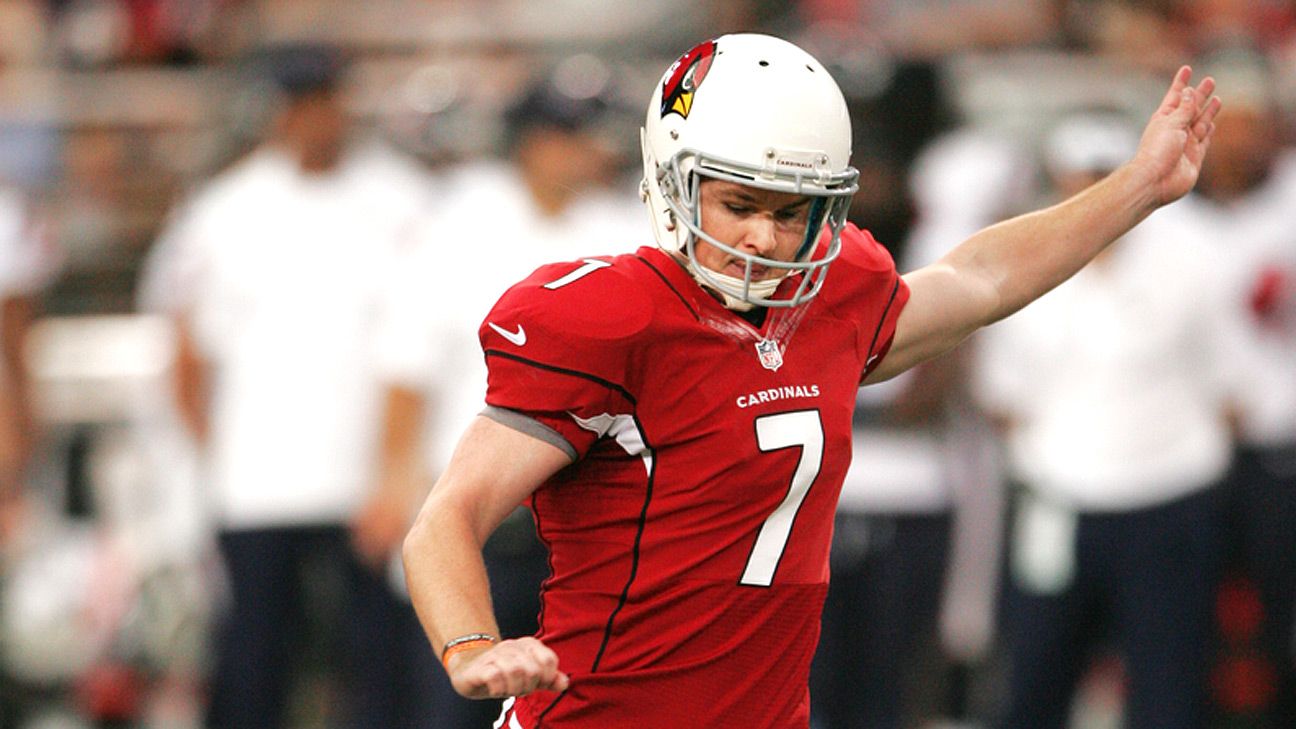 Arizona Cardinals kicker Jay Feely celebrates kicking the winning