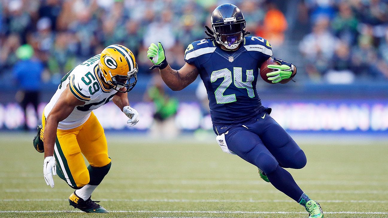 December 15, 2013: Seattle Seahawks running back Marshawn Lynch (24) runs  the ball up the middle during the first half of a NFL game between the  Seatt Stock Photo - Alamy