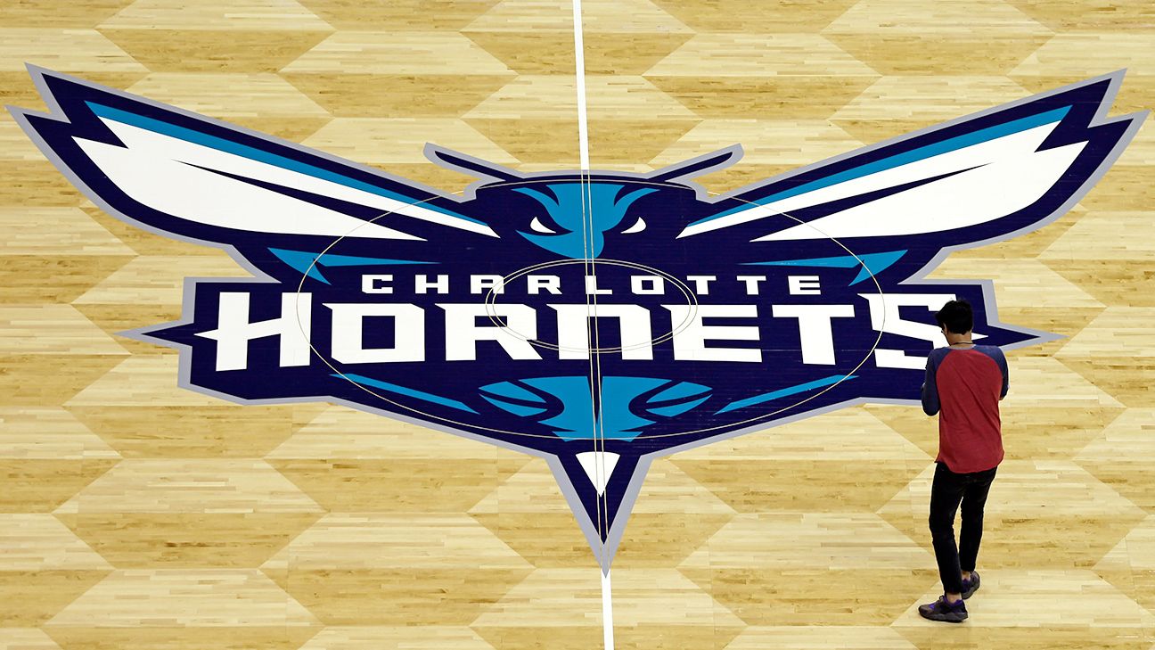 Źródła – Brandon Miller, Scott Henderson ponownie odwiedzą Hornets