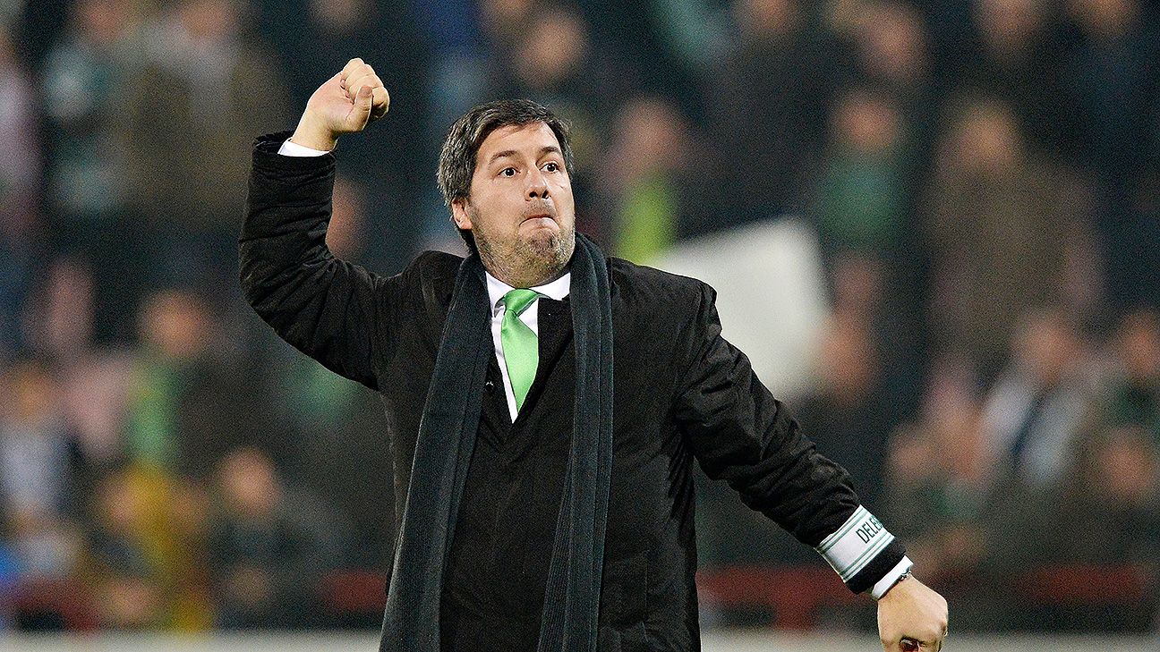 Sport president. Бруно де Карвалью Спортинг. Игроки Спортинг 1997-2002. Главный тренер футбольный клуб Спортинг 2003г. Президент Спортинга на скамейке.