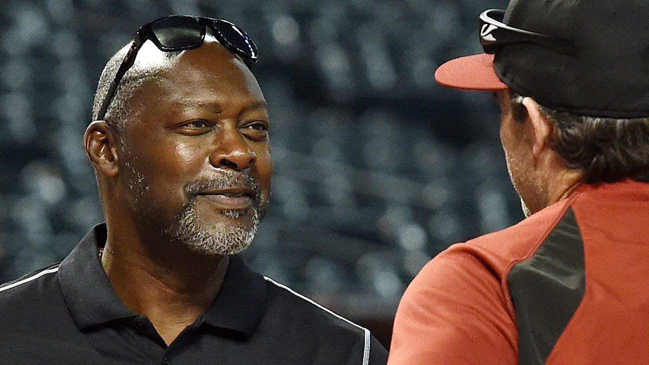 Athletics to retire former World Series MVP Dave Stewart's No. 34