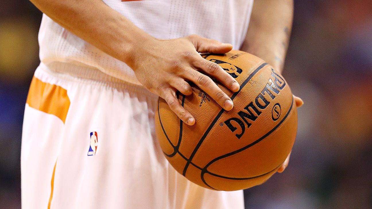 Phoenix Suns team shop creates Gerald Green foam hands with 4.5 fingers ...