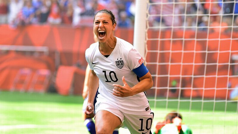 Vince Wilfork takes on USWNT star Carli Lloyd in kicking contest