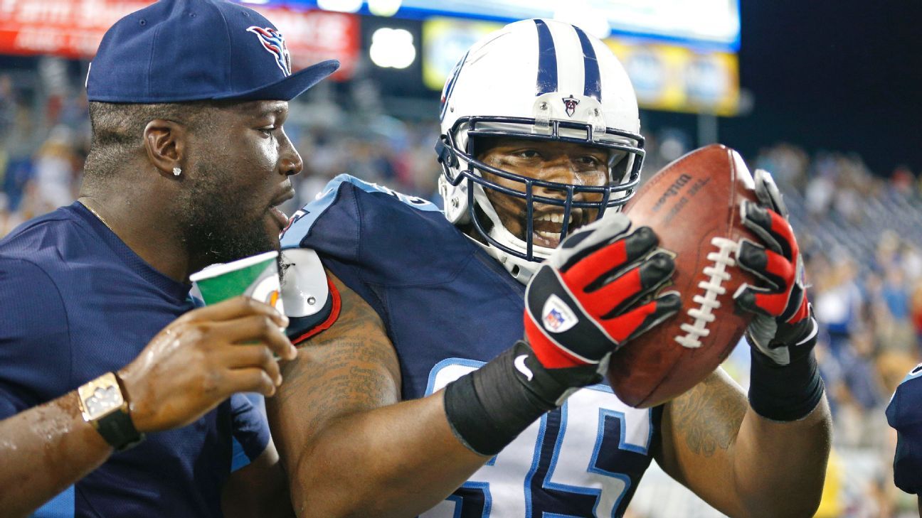 Titans defensive end makes incredible catch - Tennessee &hellip;