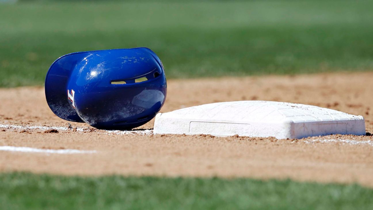 Rangers catcher Heim exits early with hand injury