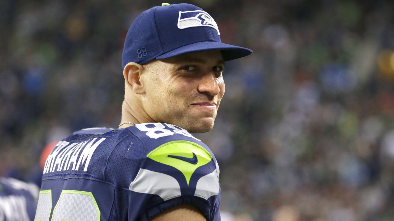 Seattle Seahawks' Jimmy Graham playing basketball as part of rehab