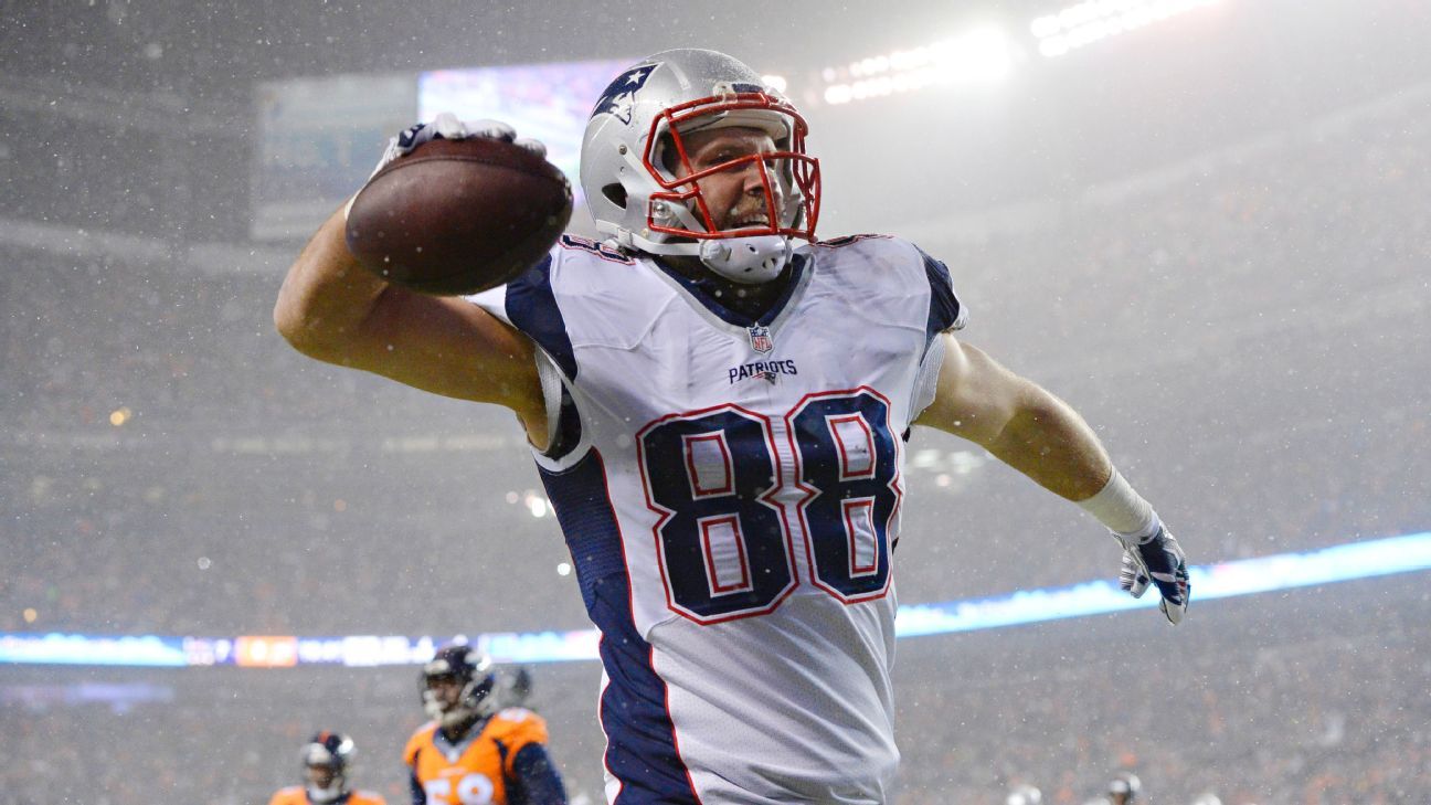 Patriots TE Scott Chandler shows Iowa pride stretches far and wide - ESPN -  Big Ten Blog- ESPN