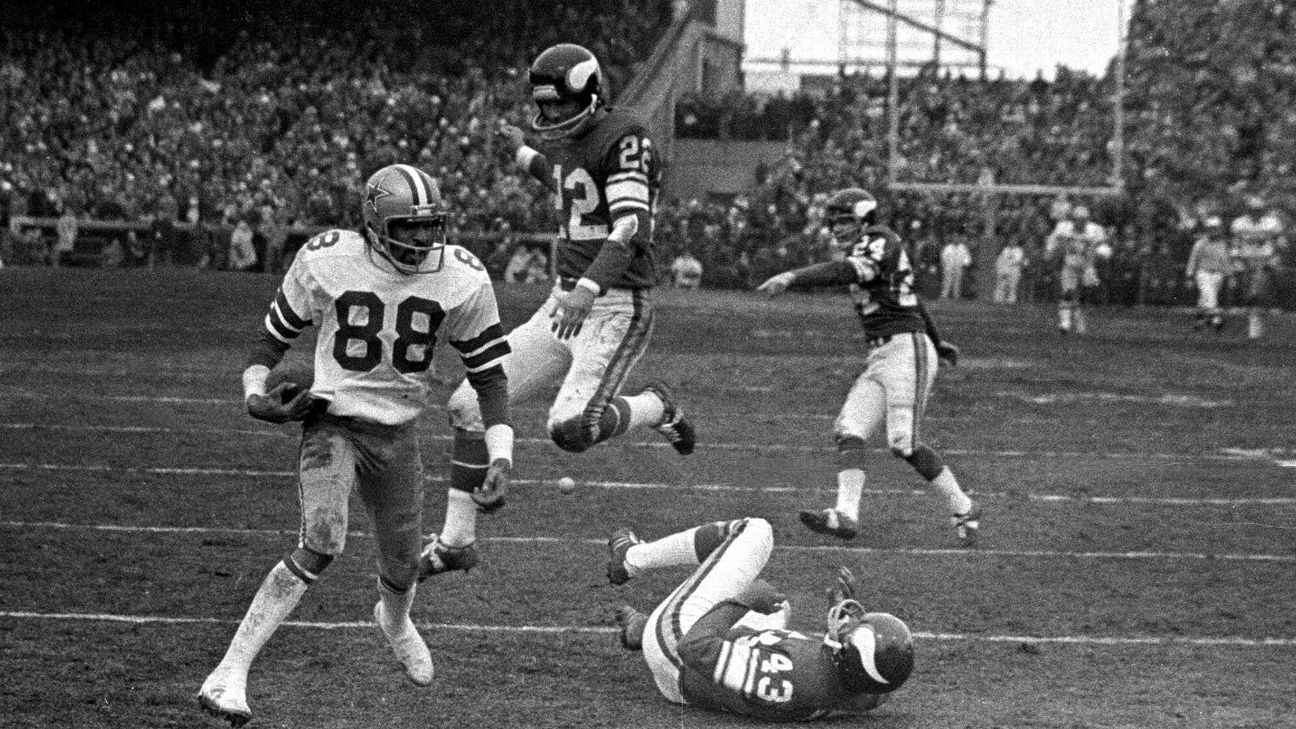 Celebrating Football S Greatest Hail Marys 40 Years After Roger