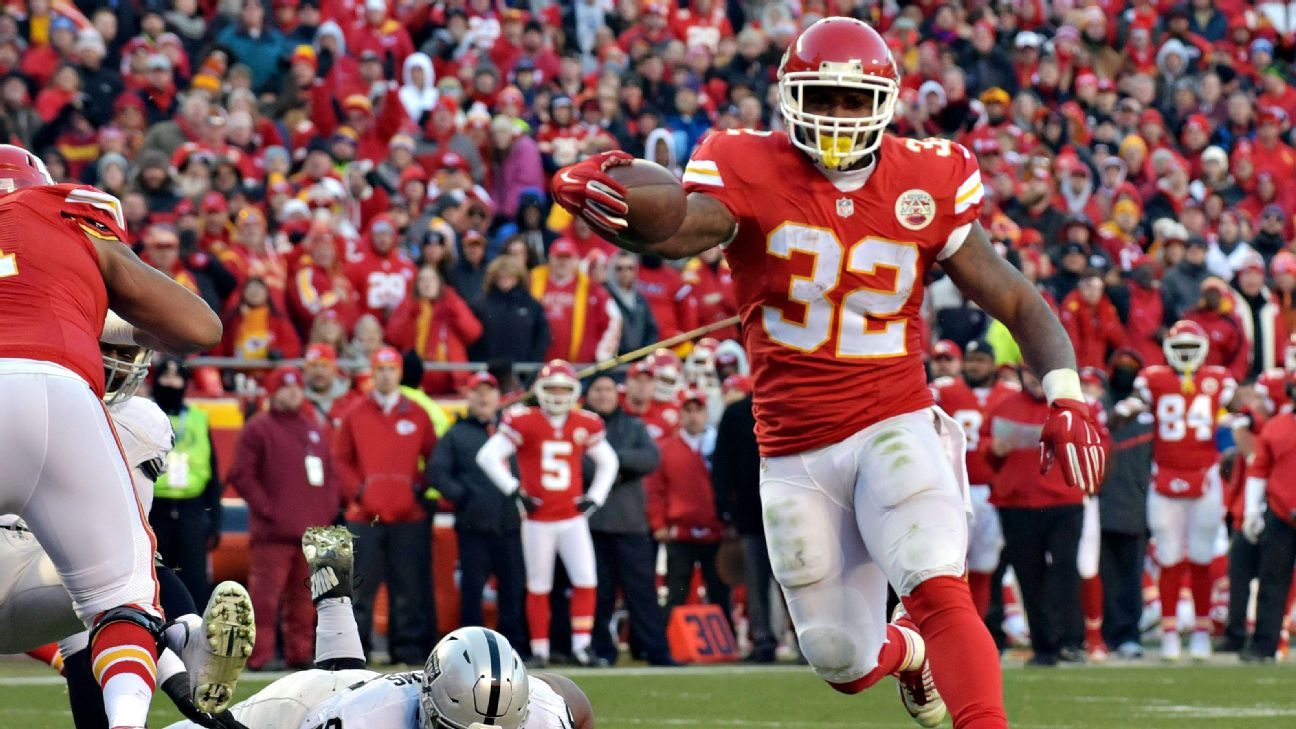 Chiefs head into postseason with momentum after 10th straight win