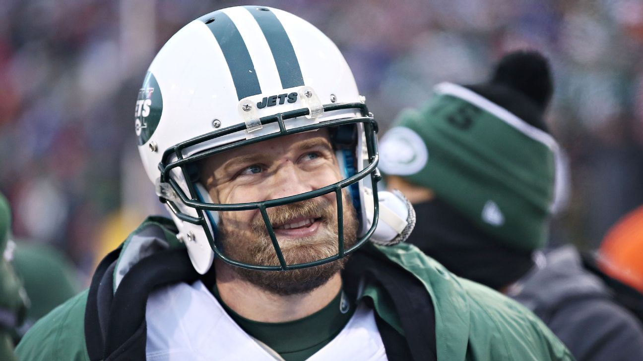 Jets QB Ryan Fitzpatrick Has A LOT of Former Teammates Around the