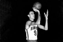Bob Pettit, who starred at LSU and then in NBA, dies at 93