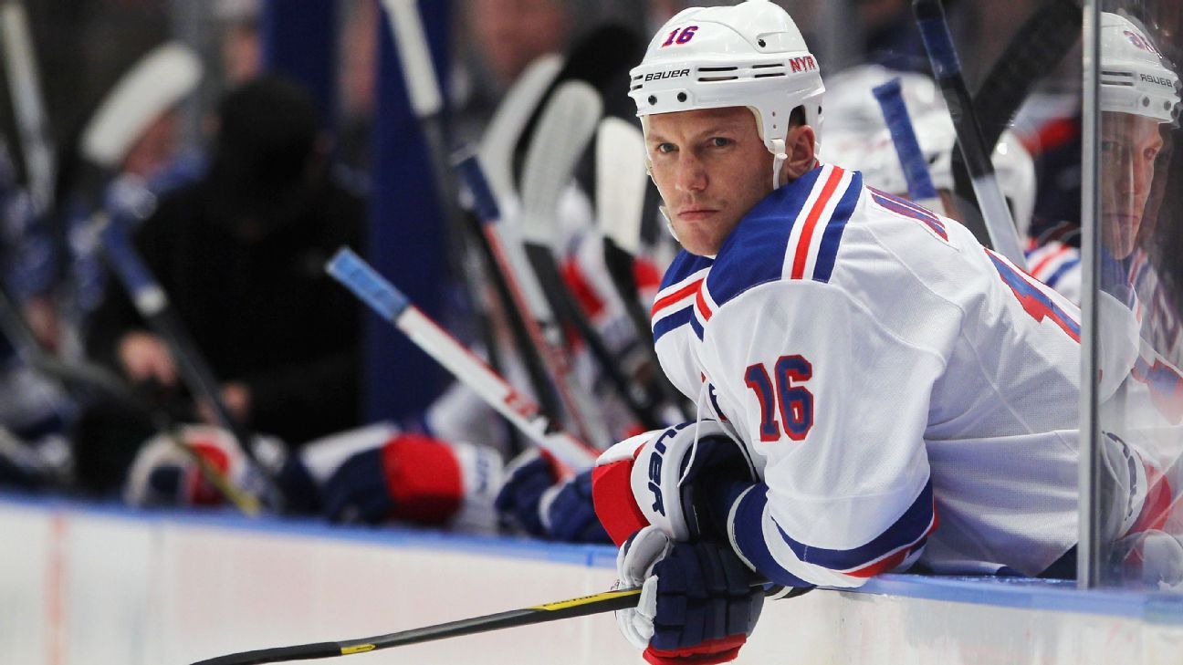 New York Rangers left wing Sean Avery, left, and New Jersey Devils