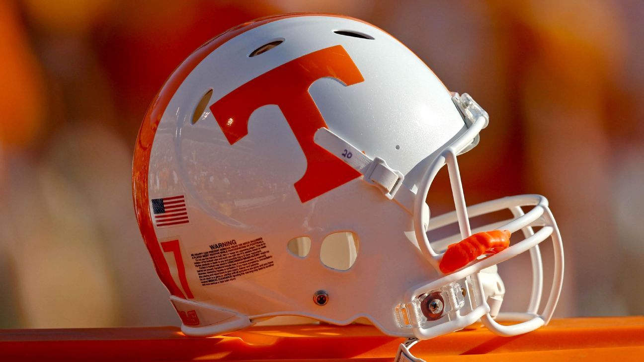 Tennessee Volunteers have suspended football player William Mohan after arrest