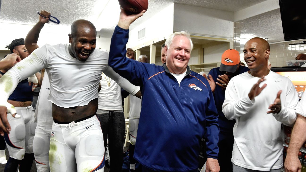 Broncos' Wade Phillips' name was misspelled on his Super Bowl ring