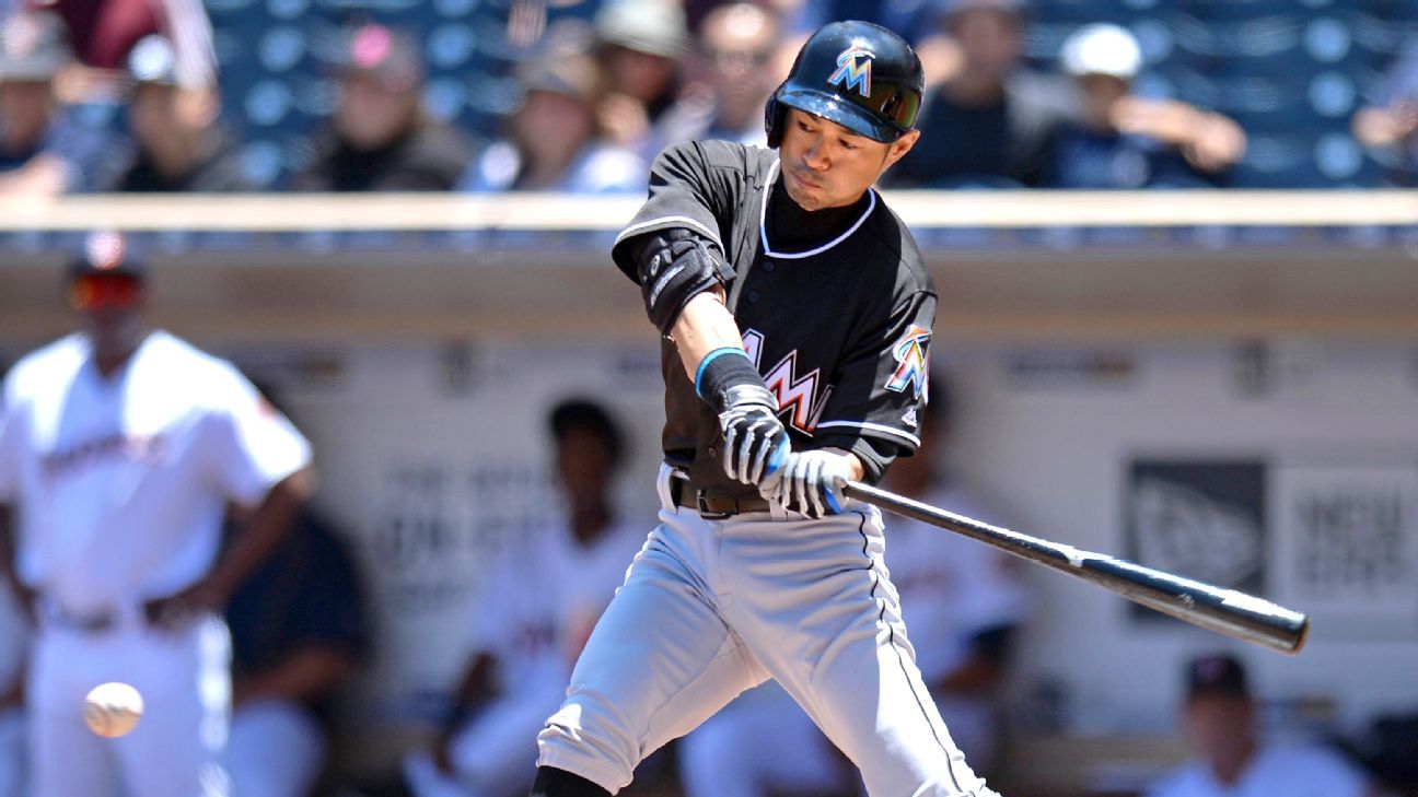 Ichiro Suzuki of the Miami Marlins is honored for his 3000th hit News  Photo - Getty Images