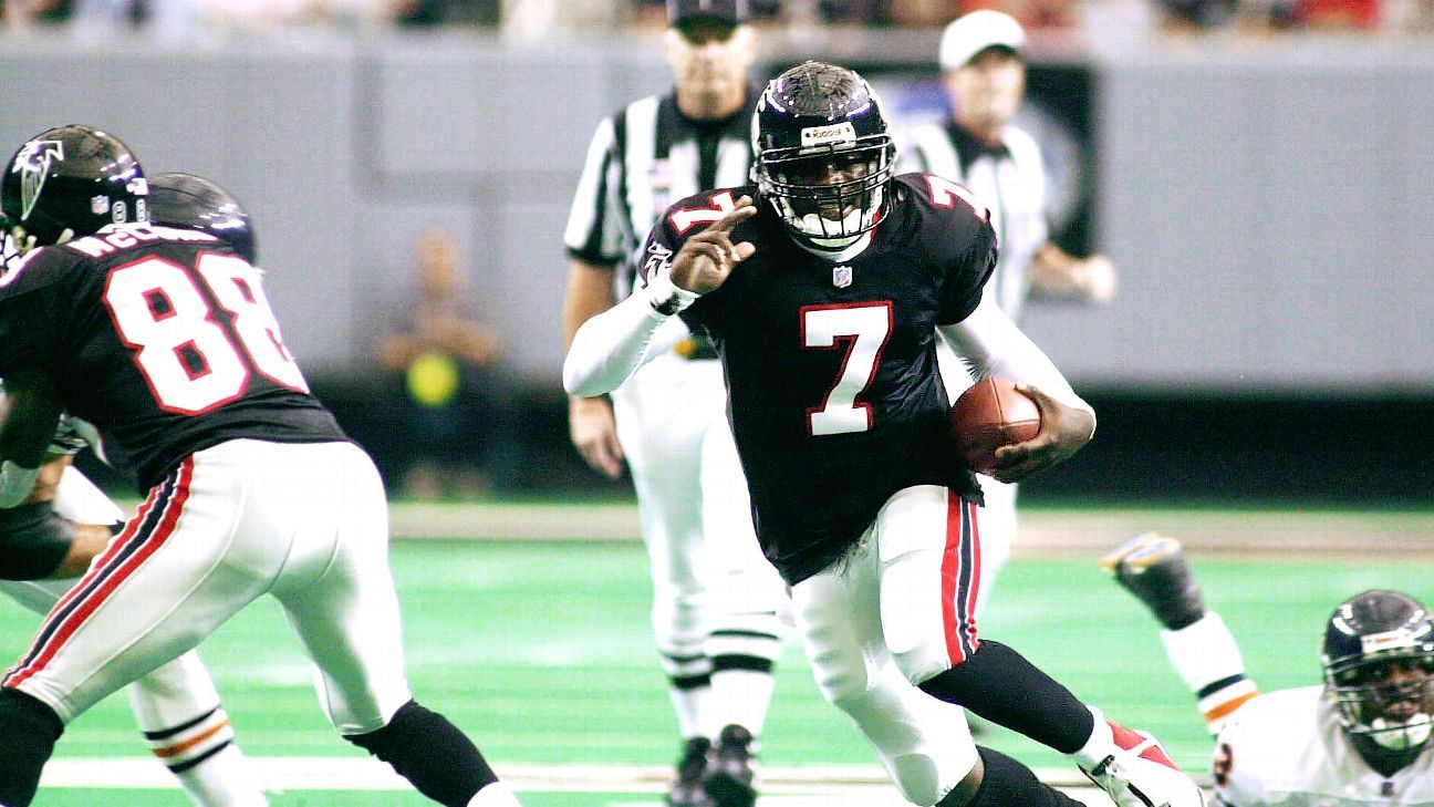 Former Eagles quarterback Michael Vick retires from the NFL