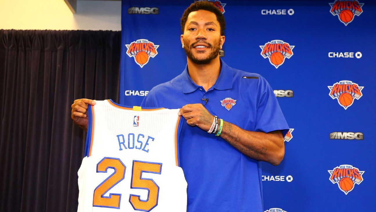 New York Knicks guard Derrick Rose (4) shoots against Golden State