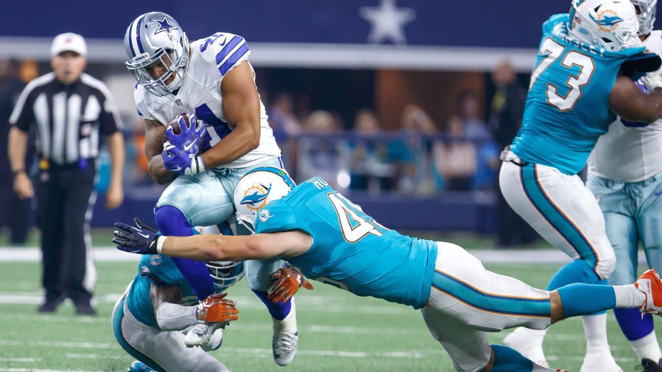 Dallas Cowboys fullback Keith Smith (41) and running back Alfred