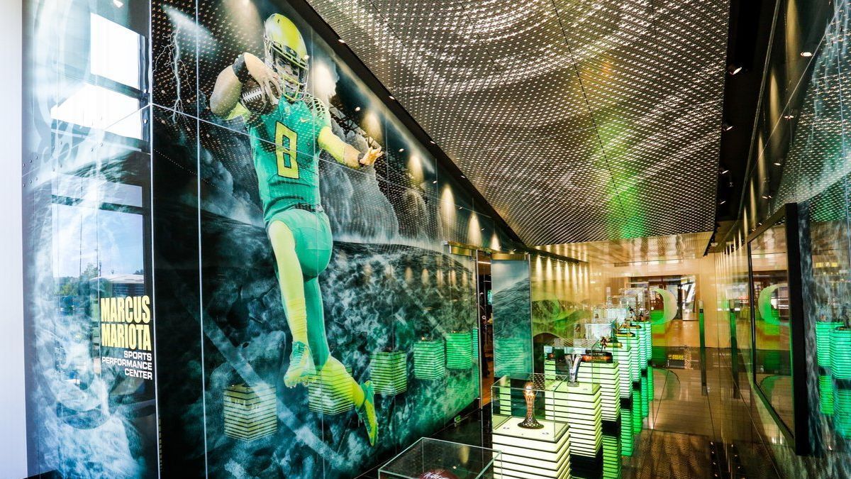 Oregon Ducks open Marcus Mariota Sports Performance Center