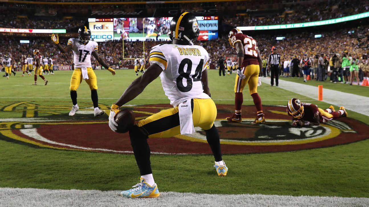 Pittsburgh Steelers wide receiver Antonio Brown (84) catches a