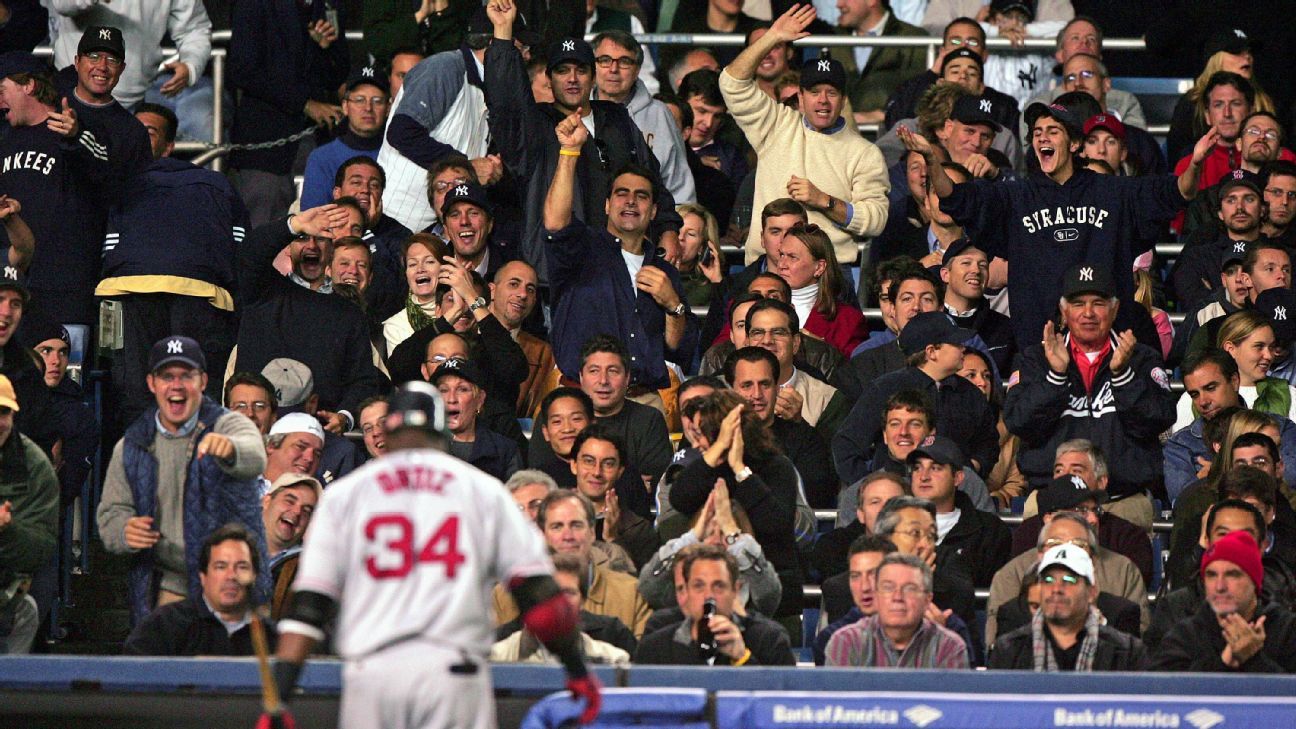 David Ortiz given standing ovation in Yankee Stadium finale