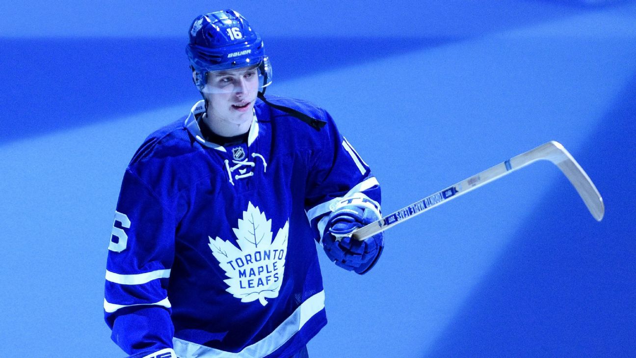 Awesome mitchell Marner 16 Toronto Maple Leafs ice hockey player